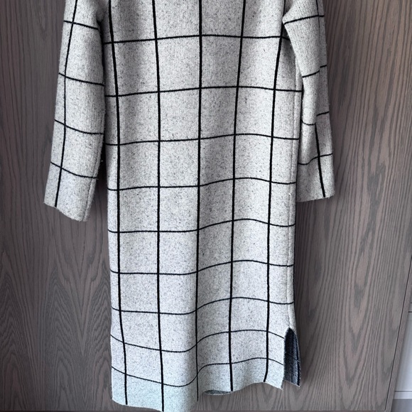 Evereve John + Jenn Black and White Plaid Coatigan / Long Cardigan - Picture 3 of 12